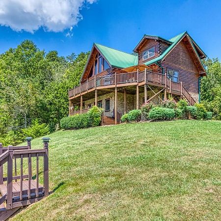 Majestic Lakefront Lodge Sevierville Exterior photo