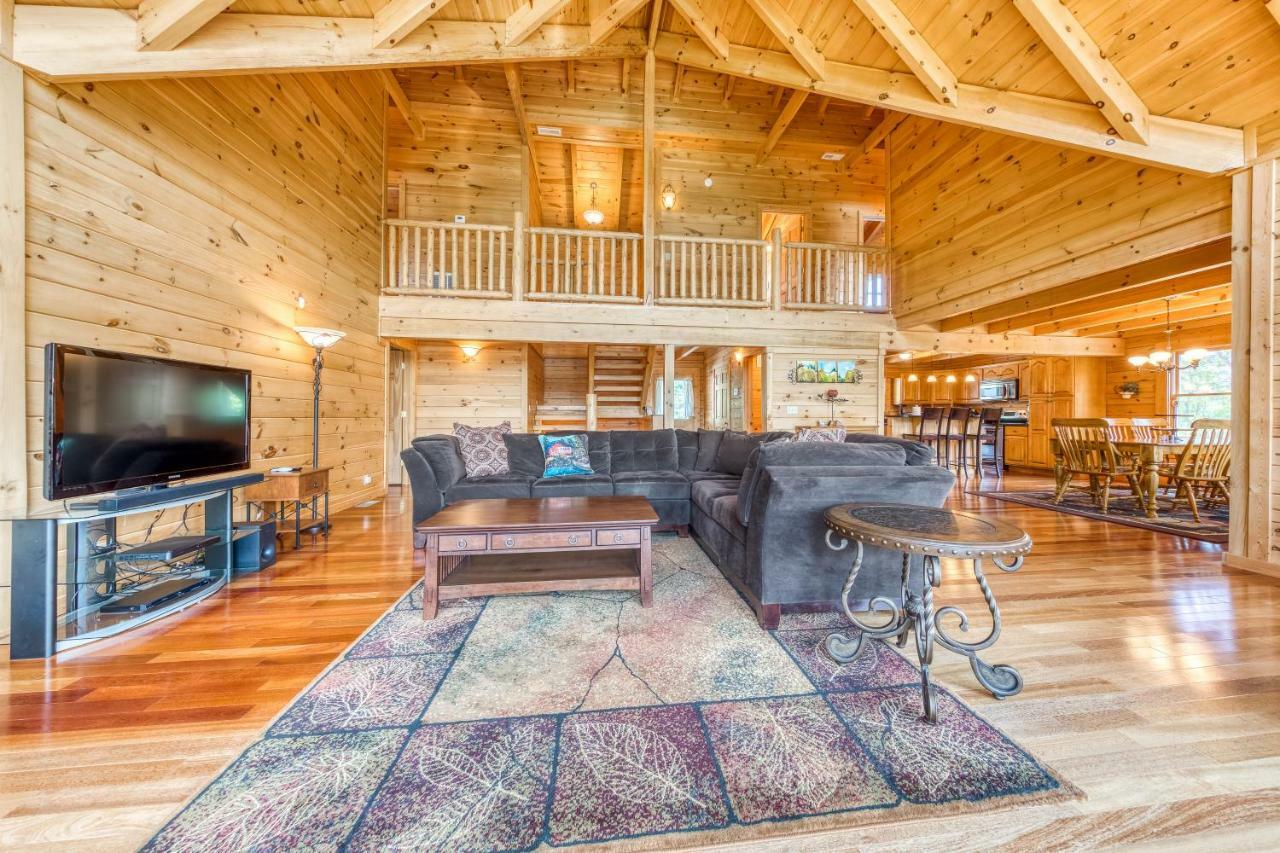 Majestic Lakefront Lodge Sevierville Exterior photo