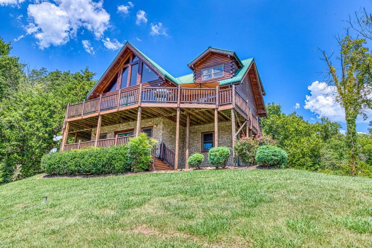 Majestic Lakefront Lodge Sevierville Exterior photo