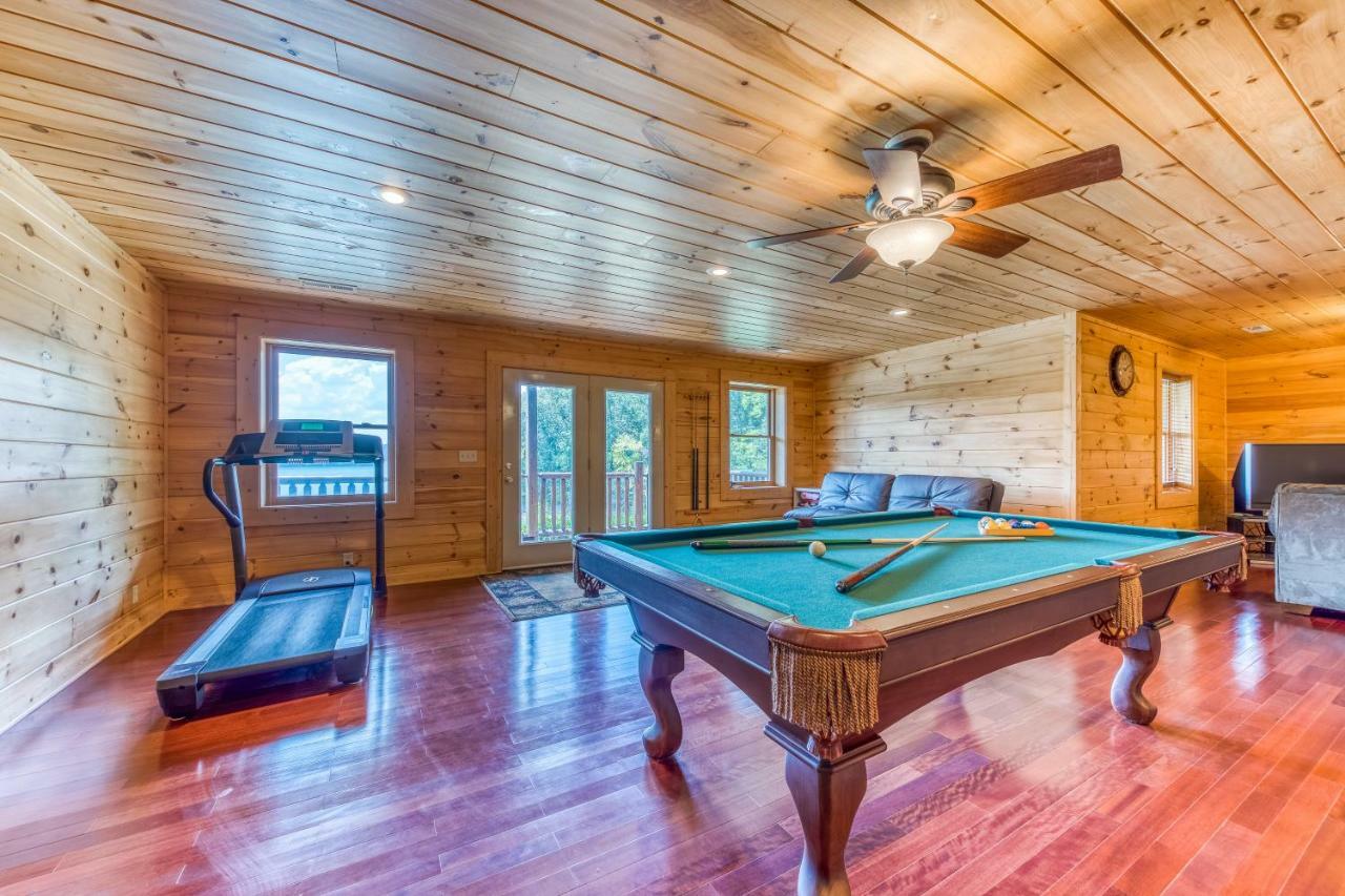 Majestic Lakefront Lodge Sevierville Exterior photo