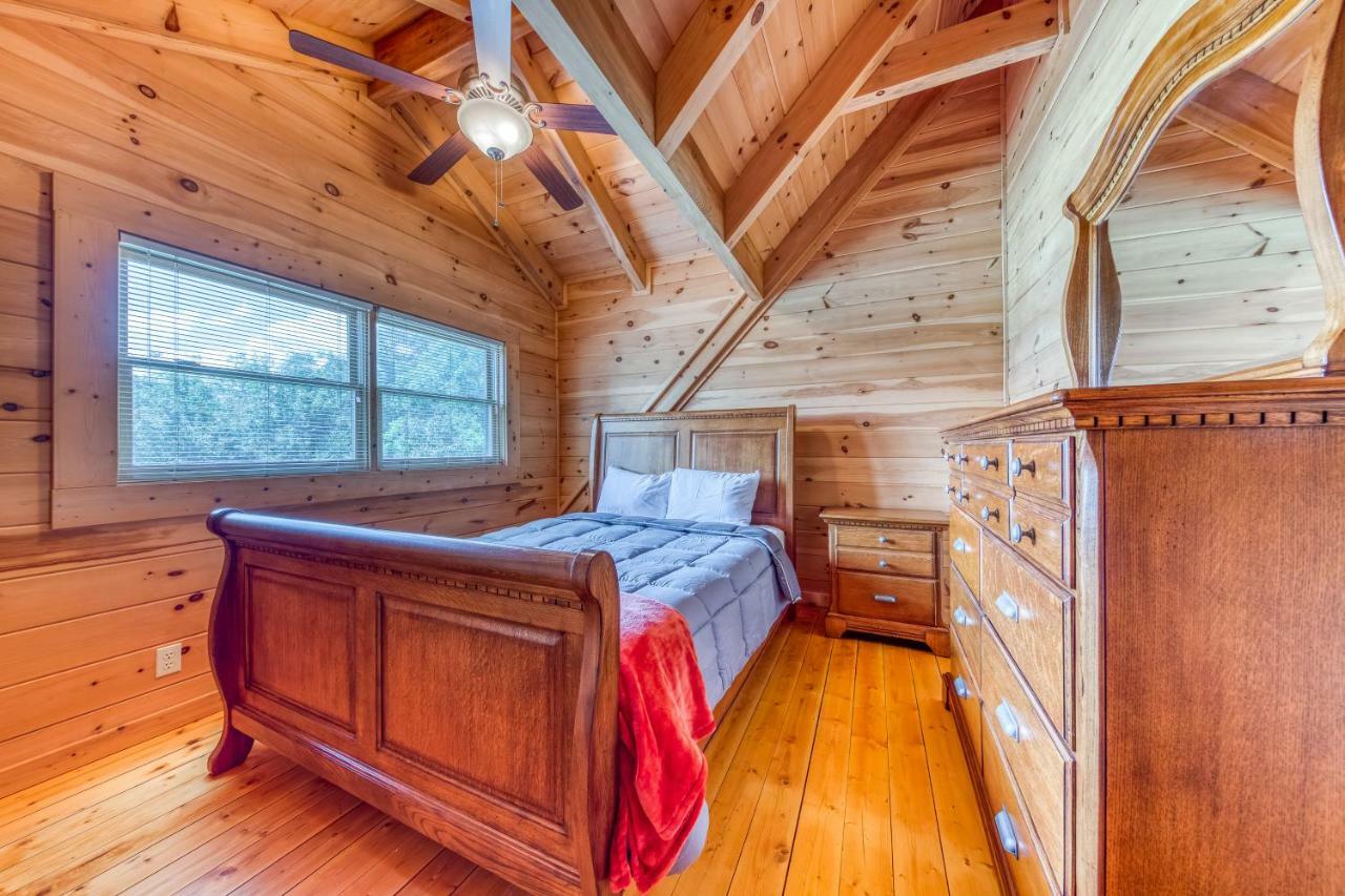 Majestic Lakefront Lodge Sevierville Exterior photo
