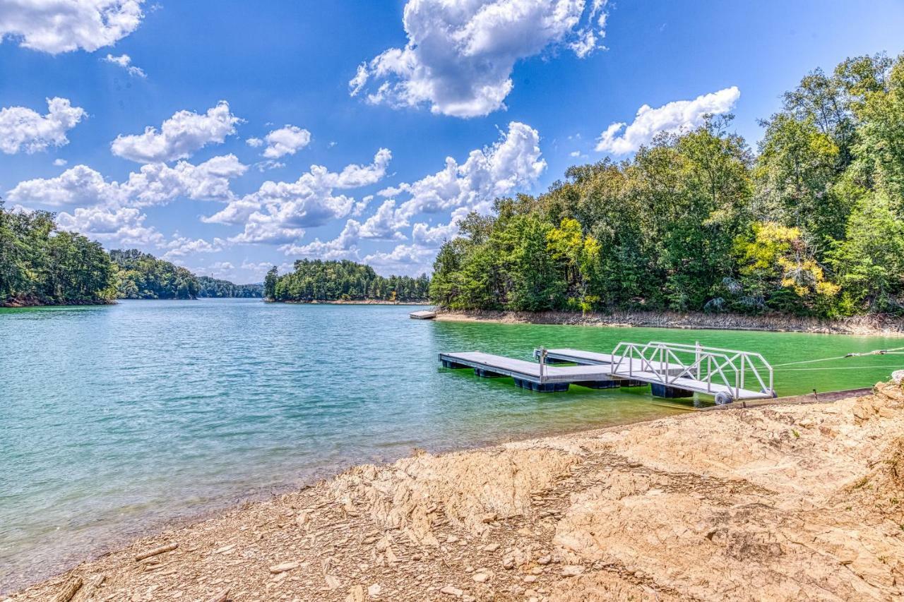 Majestic Lakefront Lodge Sevierville Exterior photo
