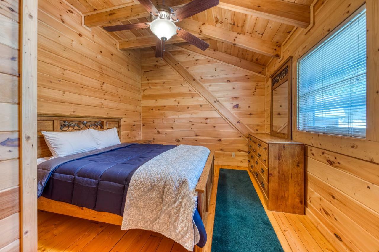 Majestic Lakefront Lodge Sevierville Exterior photo