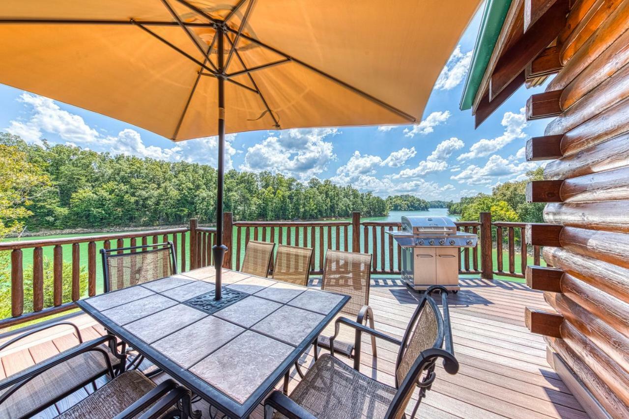 Majestic Lakefront Lodge Sevierville Exterior photo