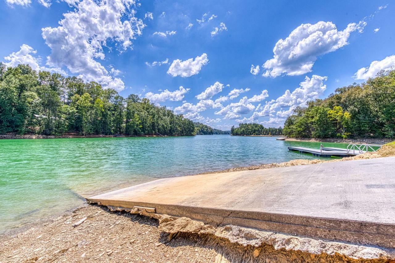 Majestic Lakefront Lodge Sevierville Exterior photo