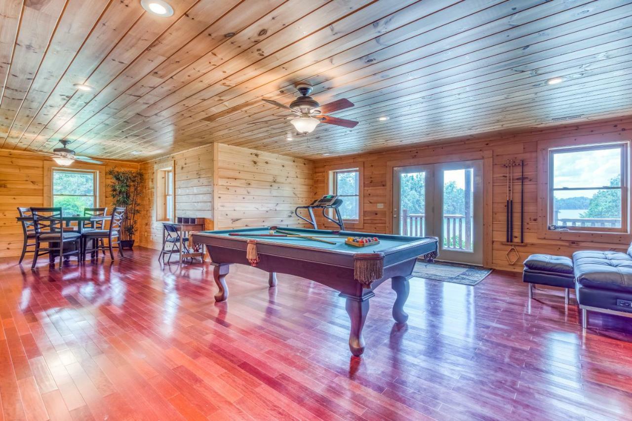 Majestic Lakefront Lodge Sevierville Exterior photo